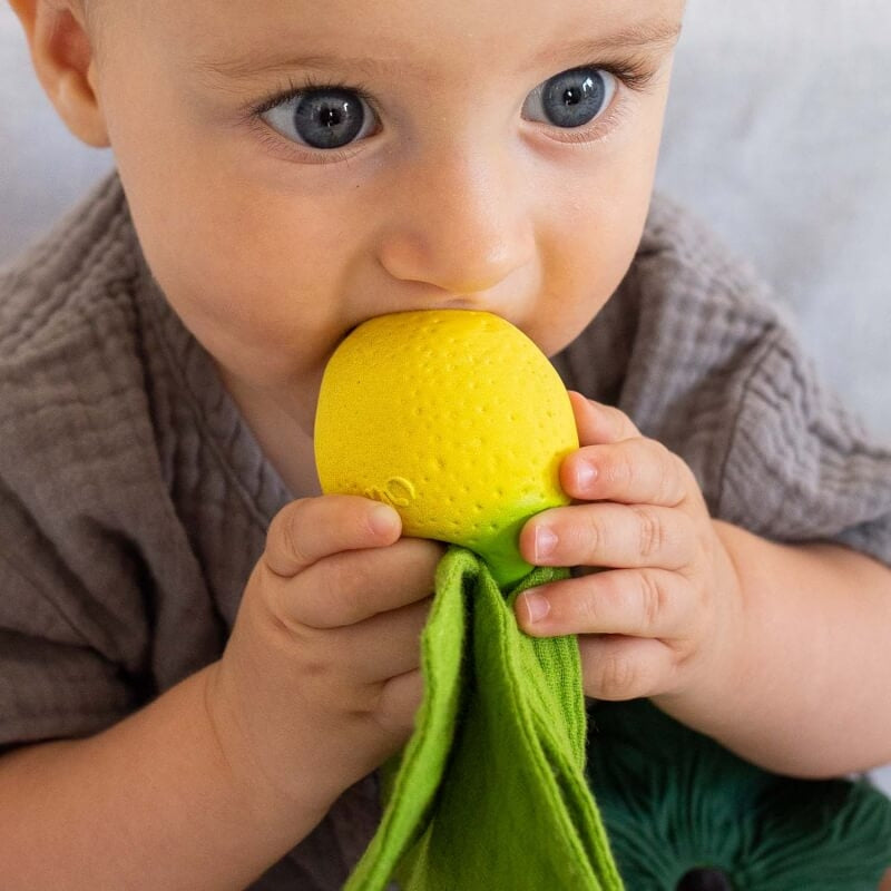 Oli&Carol 2-in-1 Teether & Muslin - John Lemon