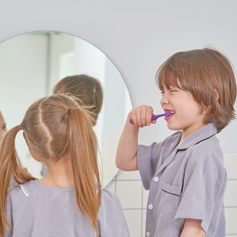 The Twelve Kids Toothbrush 12 colors in 1 VIVID 36+M