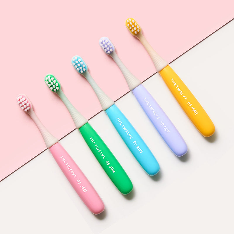 The Twelve Toddler Toothbrush 12 colors in 1 VIVID 12-36M