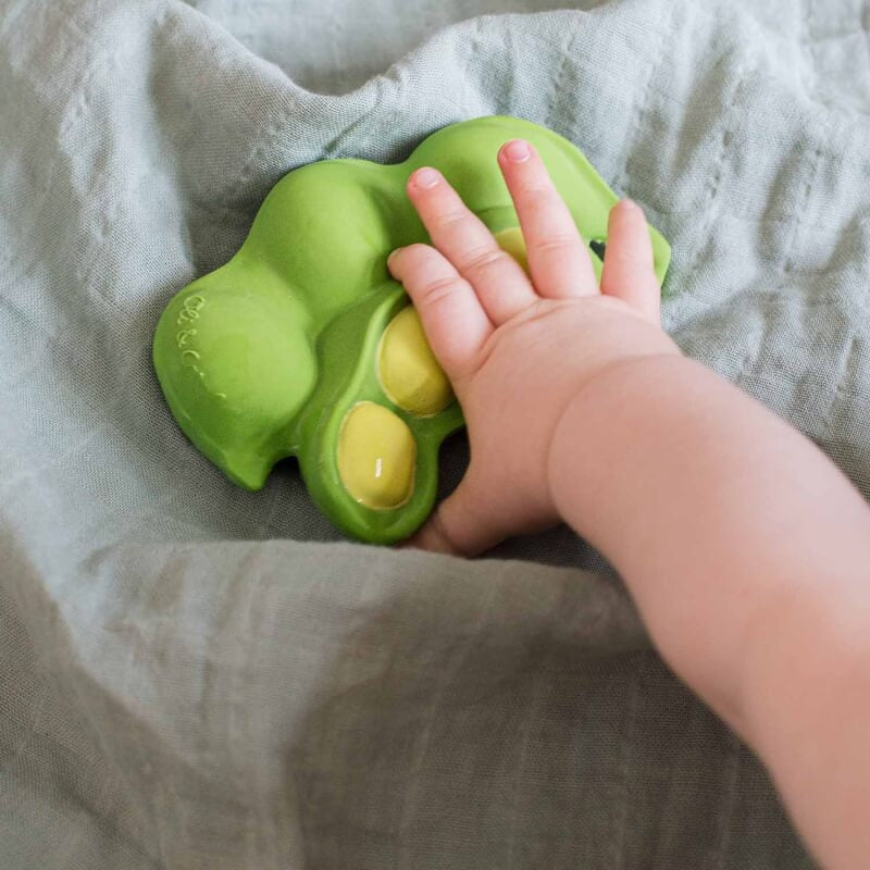 Oli&Carol Teether & Bath Toy - Fruits & Veggies - Keiko the Edamame