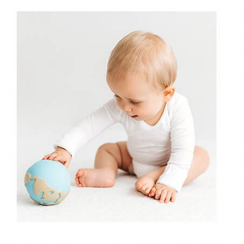 Oli&Carol Teether & Bath Toy - Earthy the World Ball