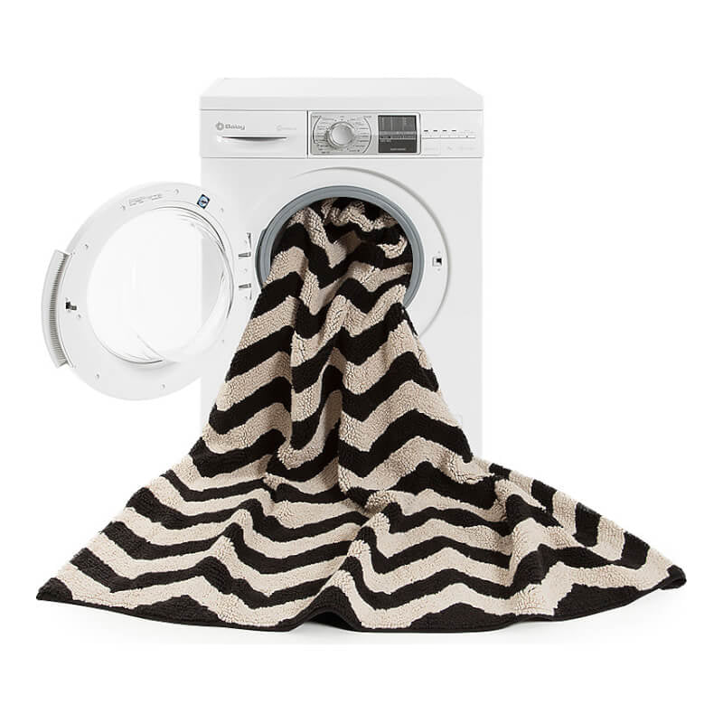 Lorena Canals 之字形黑米色地毯 140x200cm