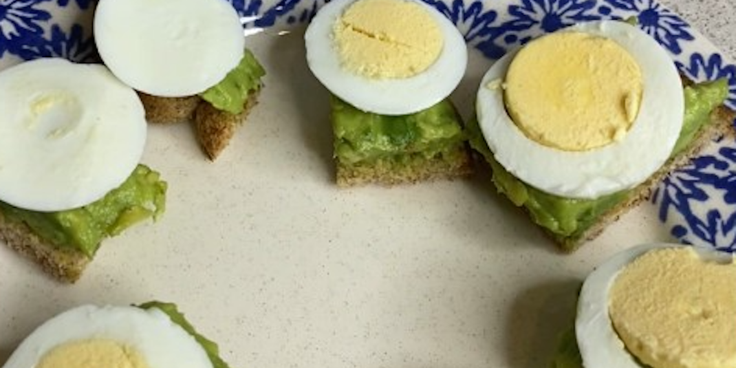 Babycook Recipes: Smashed avo and eggs