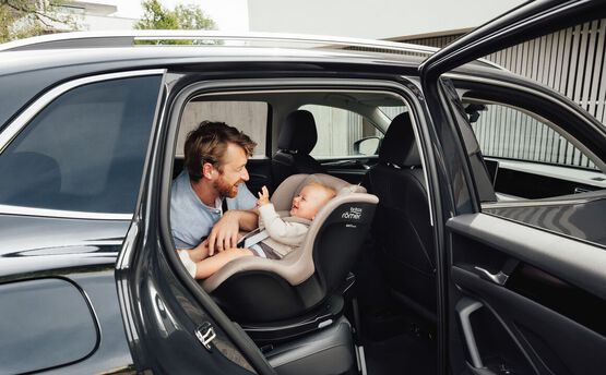Britax Römer DUALFIX PRO Car Seat