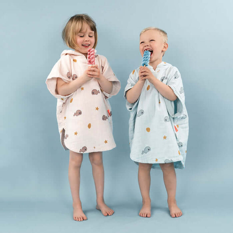 由 Deer Beach Poncho - Wally - Powder 完成