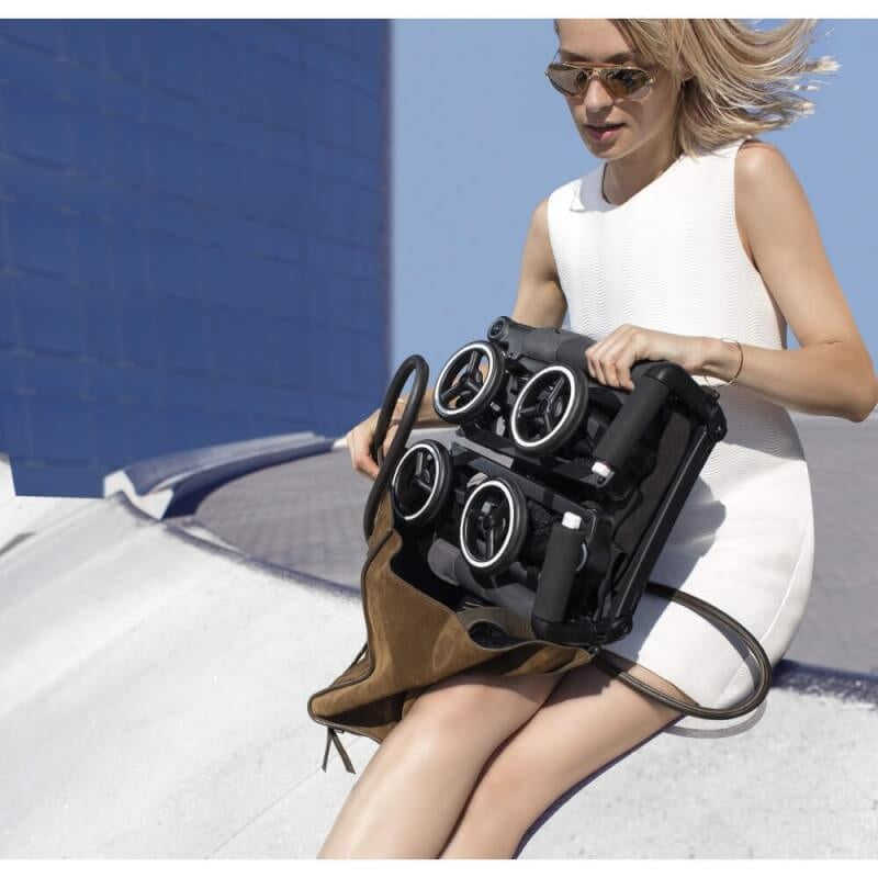 gb Gold Pockit Air 嬰兒車，附收納袋和背帶