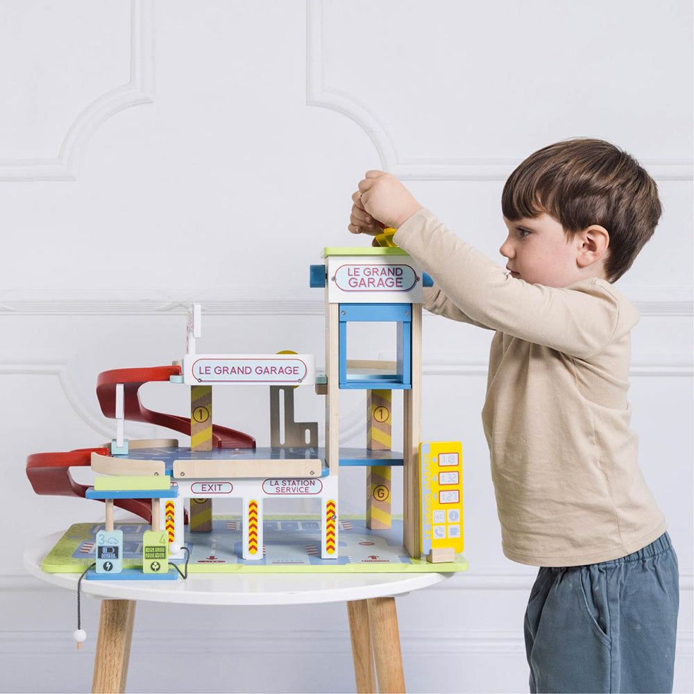Le Toy Van Le Grand Wooden Garage (2) FSC 100%