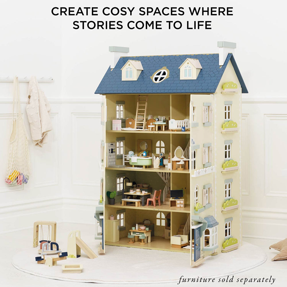 Le Toy Van Palace Wooden Dolls House (1) FSC 100%