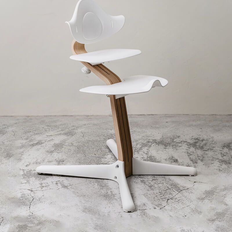 Stokke® Nomi® 胡桃木椅