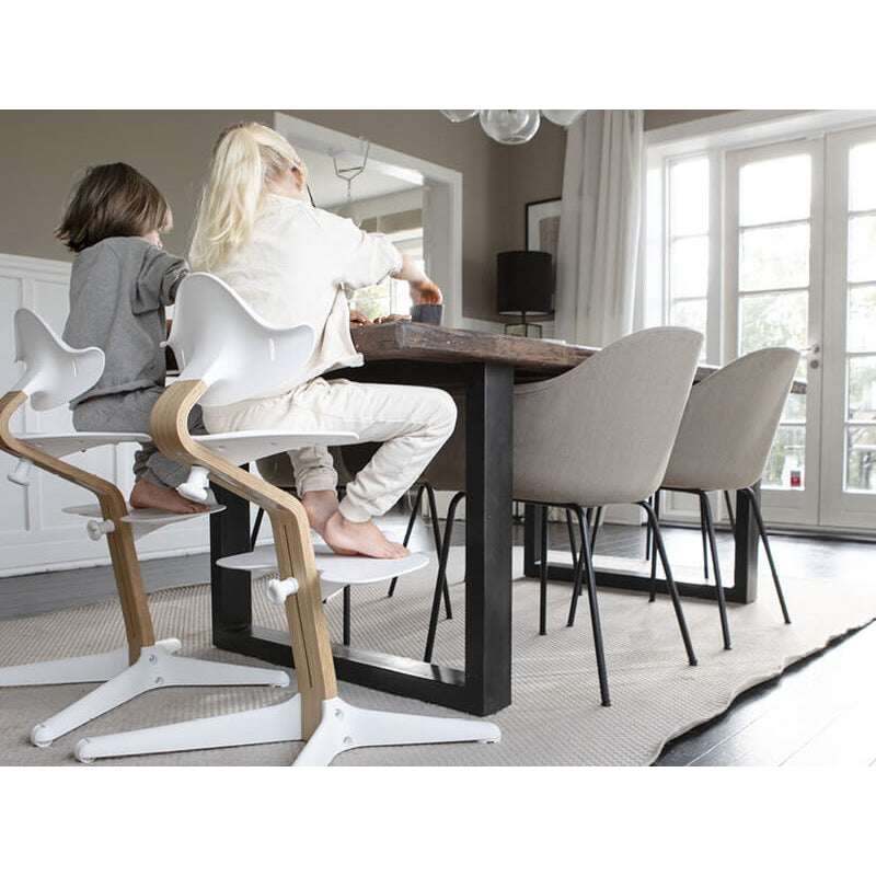 Stokke® Nomi® 胡桃木椅