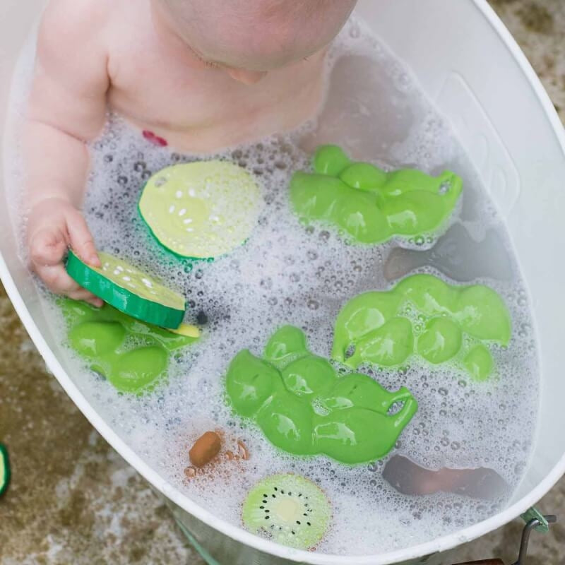 Oli&Carol Teether & Bath Toy - Fruits & Veggies - Keiko the Edamame