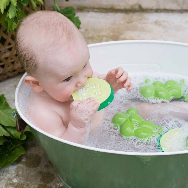 Oli&Carol Teether & Bath Toy - Fruits & Veggies - Pepino the Cucumber