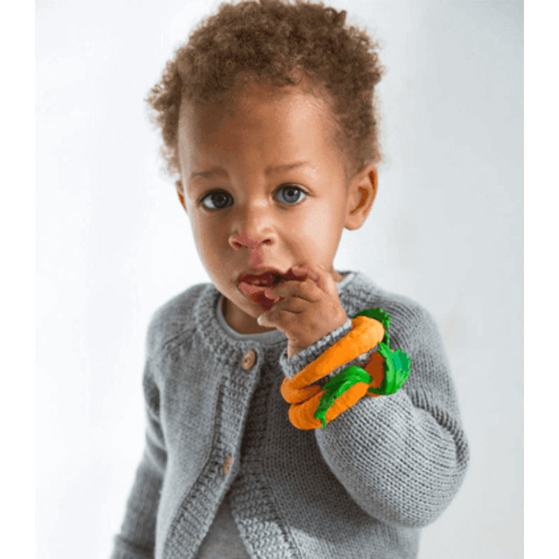 Oli&Carol Teether & Bath Toy - Fruits & Veggies - Cathy the Carrot