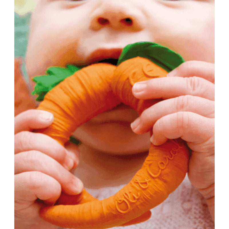 Oli&Carol Teether & Bath Toy - Fruits & Veggies - Cathy the Carrot
